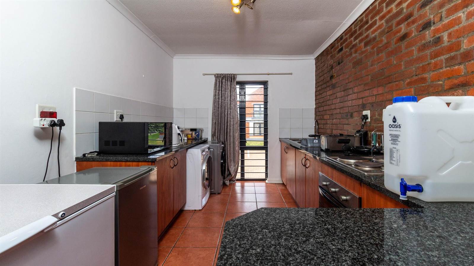 2 Bed Apartment in Auckland Park photo number 13