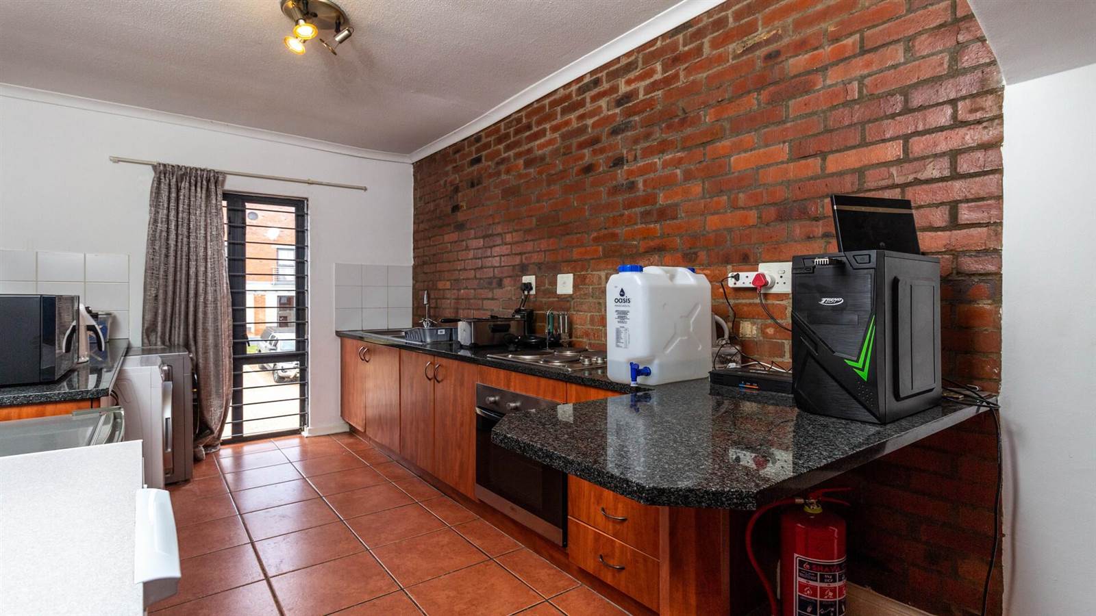 2 Bed Apartment in Auckland Park photo number 14