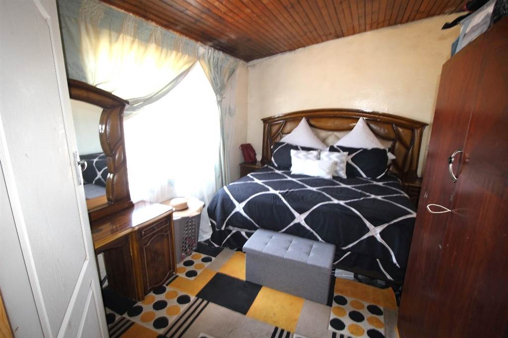 2 Bed House in Mdantsane photo number 4