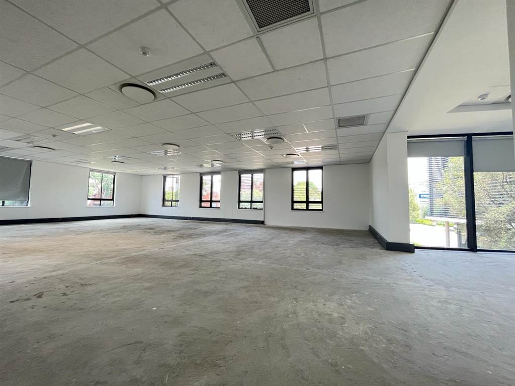 330  m² Commercial space in Fourways photo number 9
