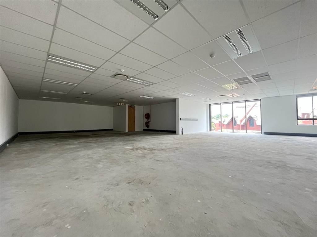 330  m² Commercial space in Fourways photo number 10