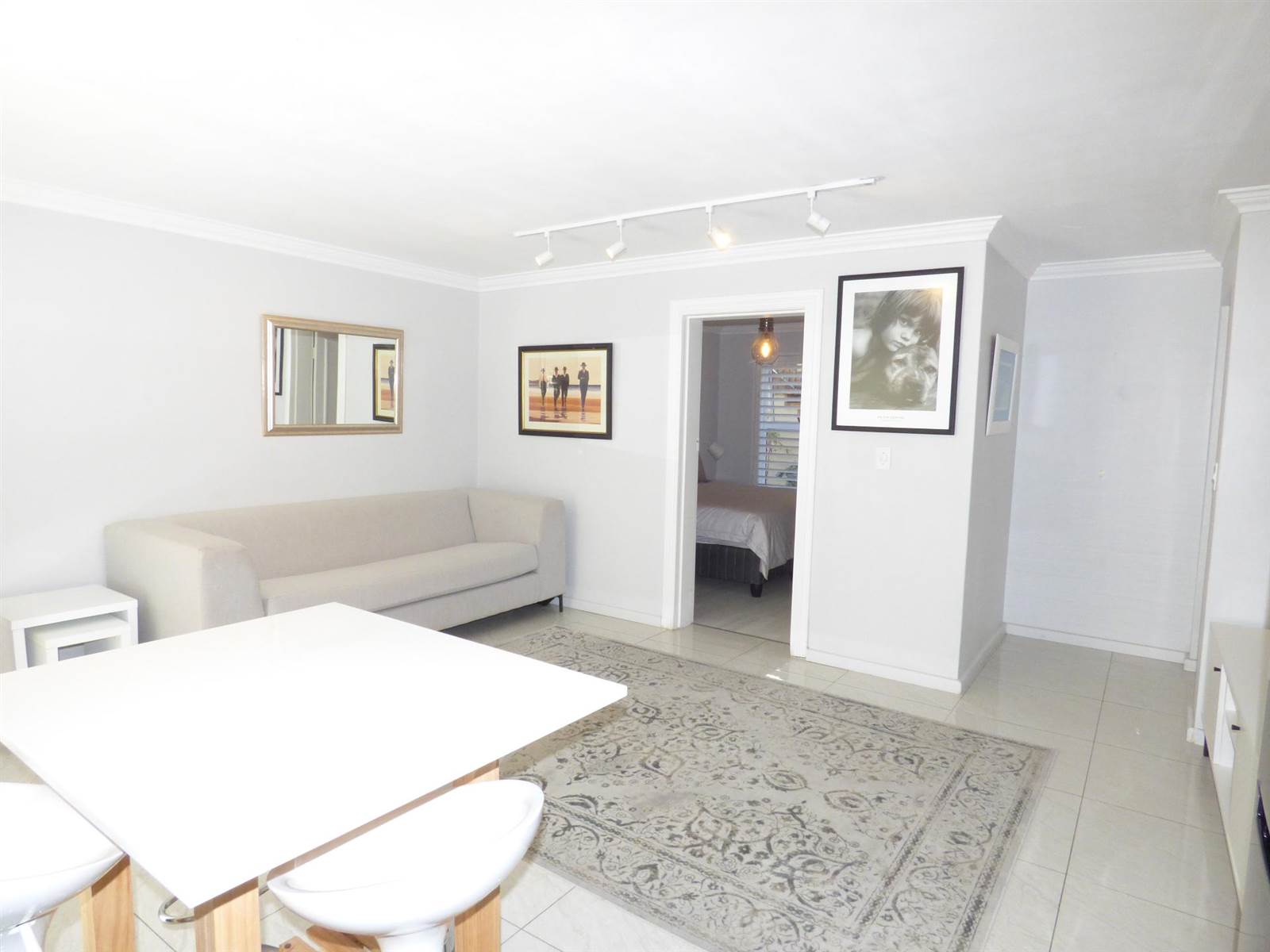 1 Bed Apartment in Fresnaye photo number 5