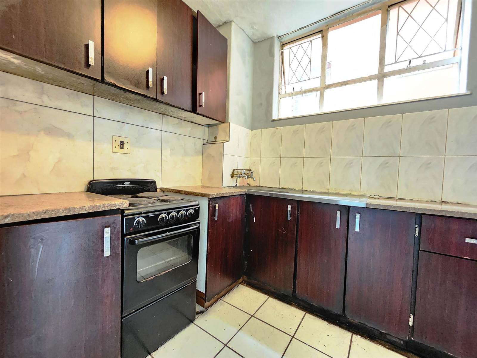 2 Bed Apartment in Musgrave photo number 2