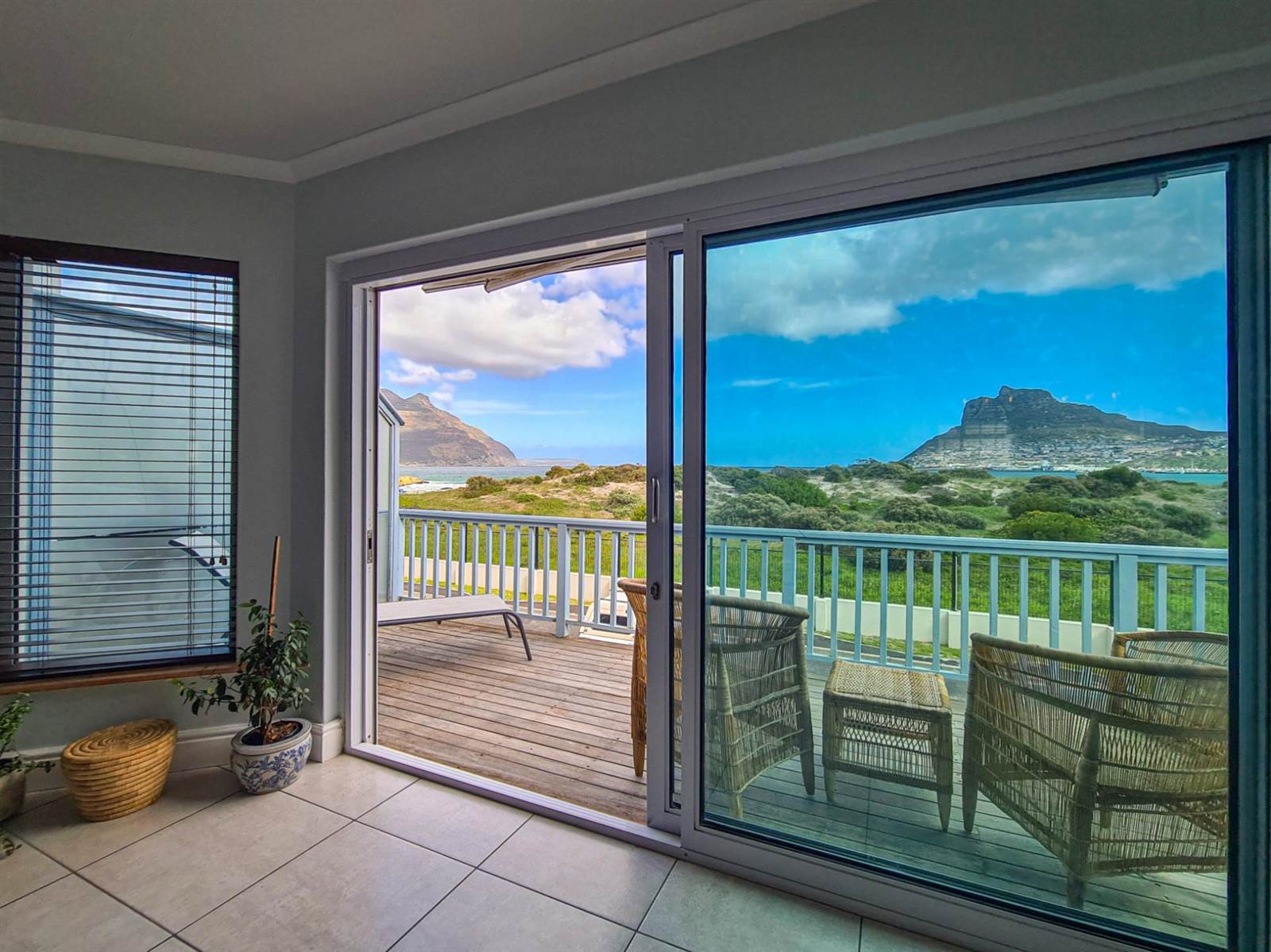 2 Bed Apartment in Hout Bay and surrounds photo number 11