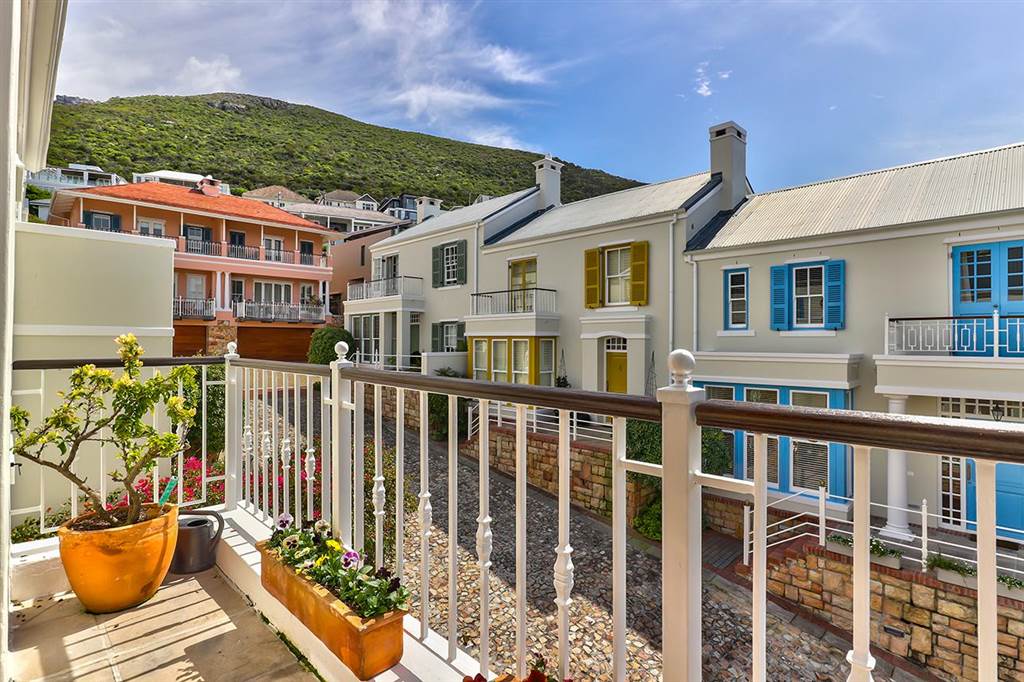 3 Bed Townhouse in Kalk Bay photo number 22