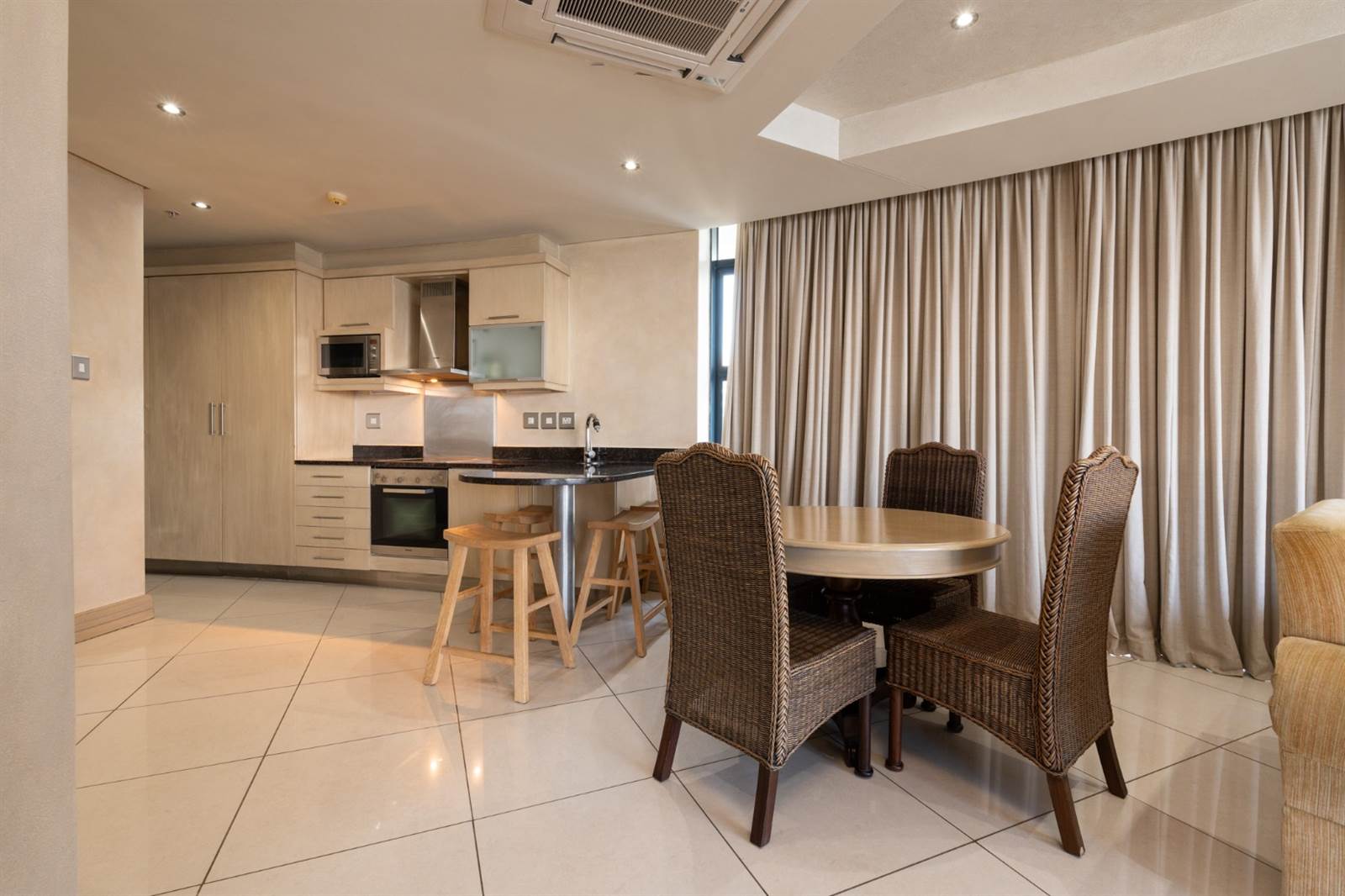 3 Bed Apartment in Umhlanga Rocks photo number 10