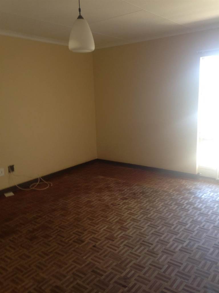 4 Bed House in Secunda photo number 15