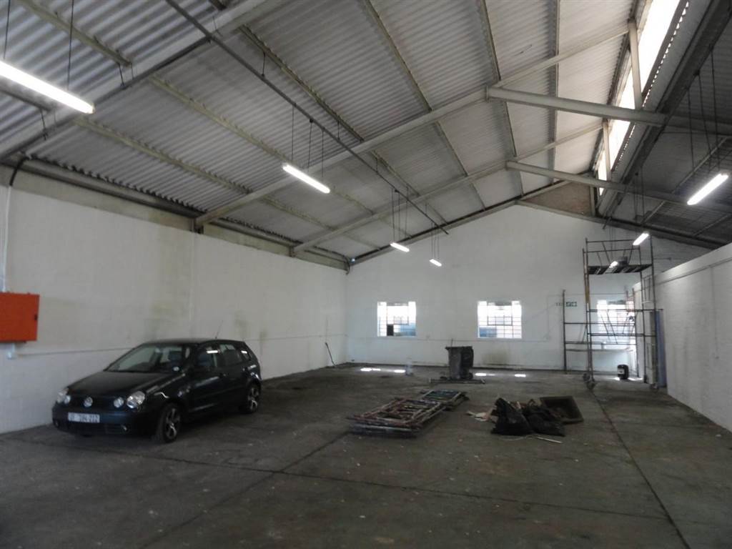 380  m² Industrial space in Beaconvale photo number 4