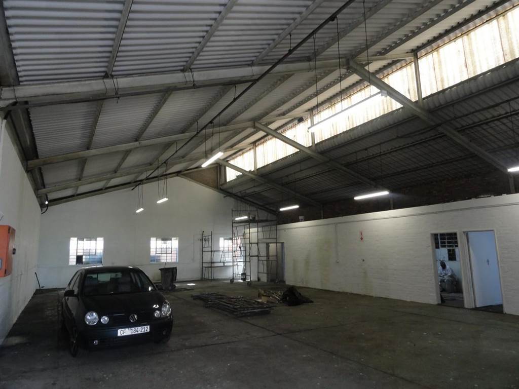 380  m² Industrial space in Beaconvale photo number 3