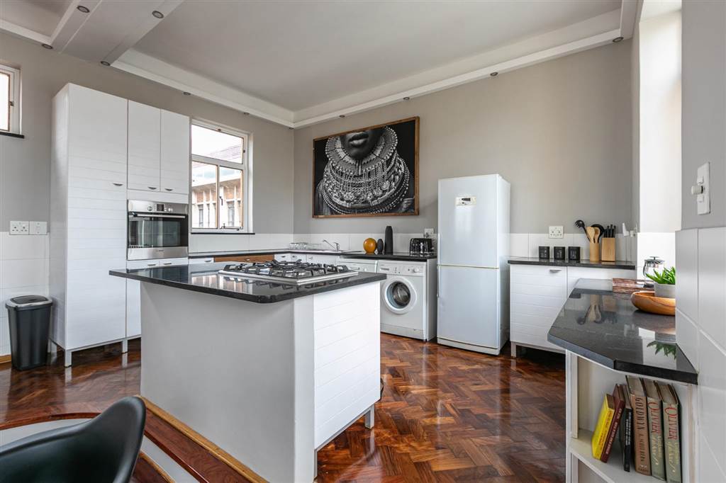3 Bed Apartment in City & Suburban (Maboneng) photo number 3