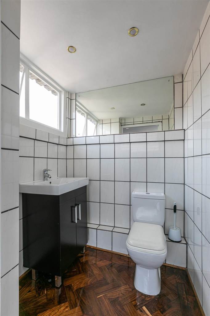 3 Bed Apartment in City & Suburban (Maboneng) photo number 16