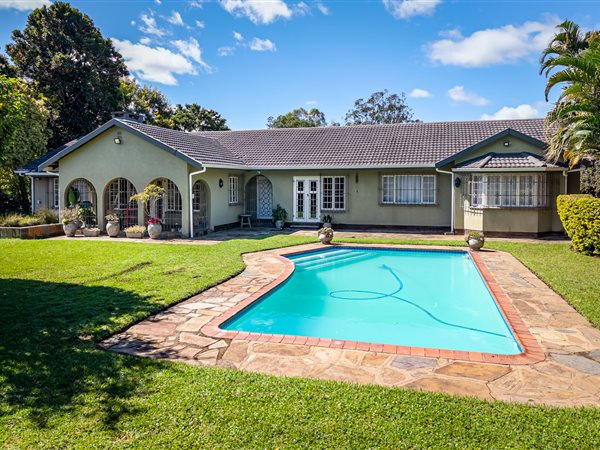 4 Bedroom House 4 Bedroom House