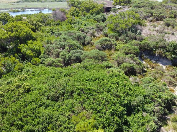 810 m² Land available in Paradise Beach