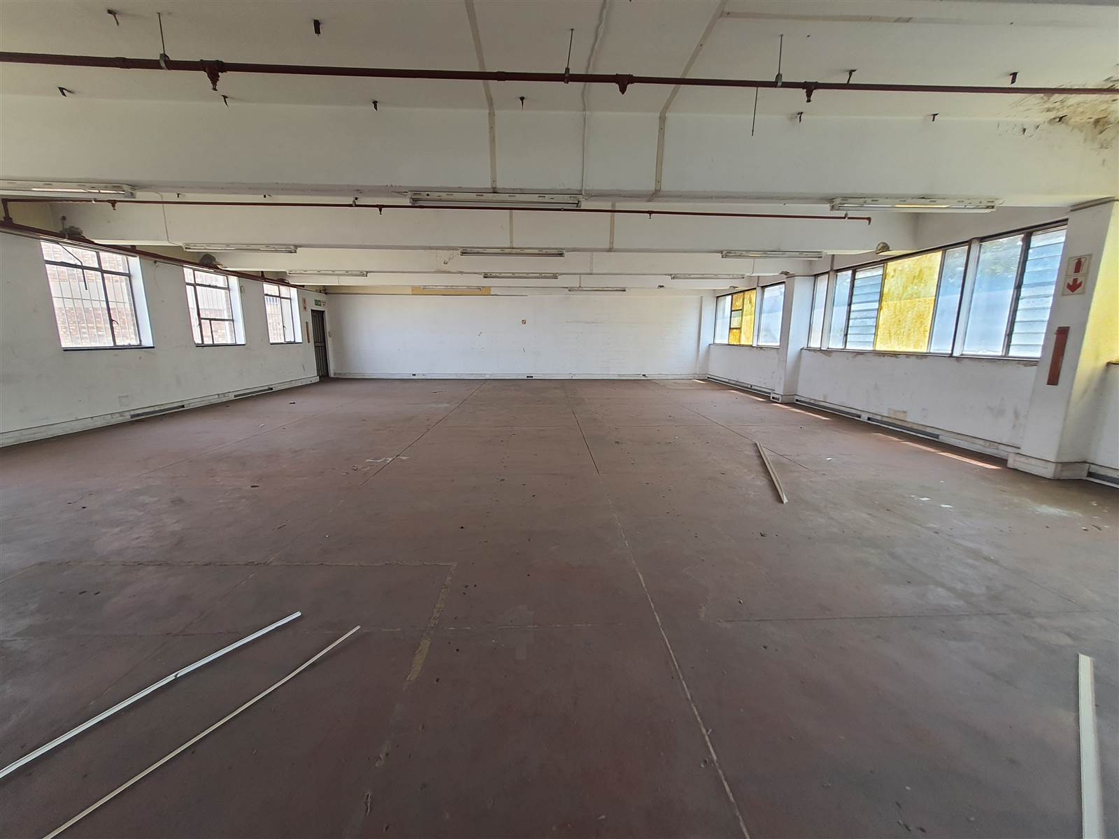 1389  m² Industrial space in Benrose photo number 11
