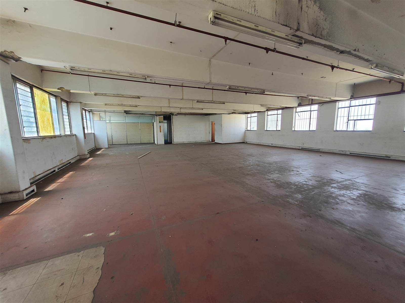 1389  m² Industrial space in Benrose photo number 13