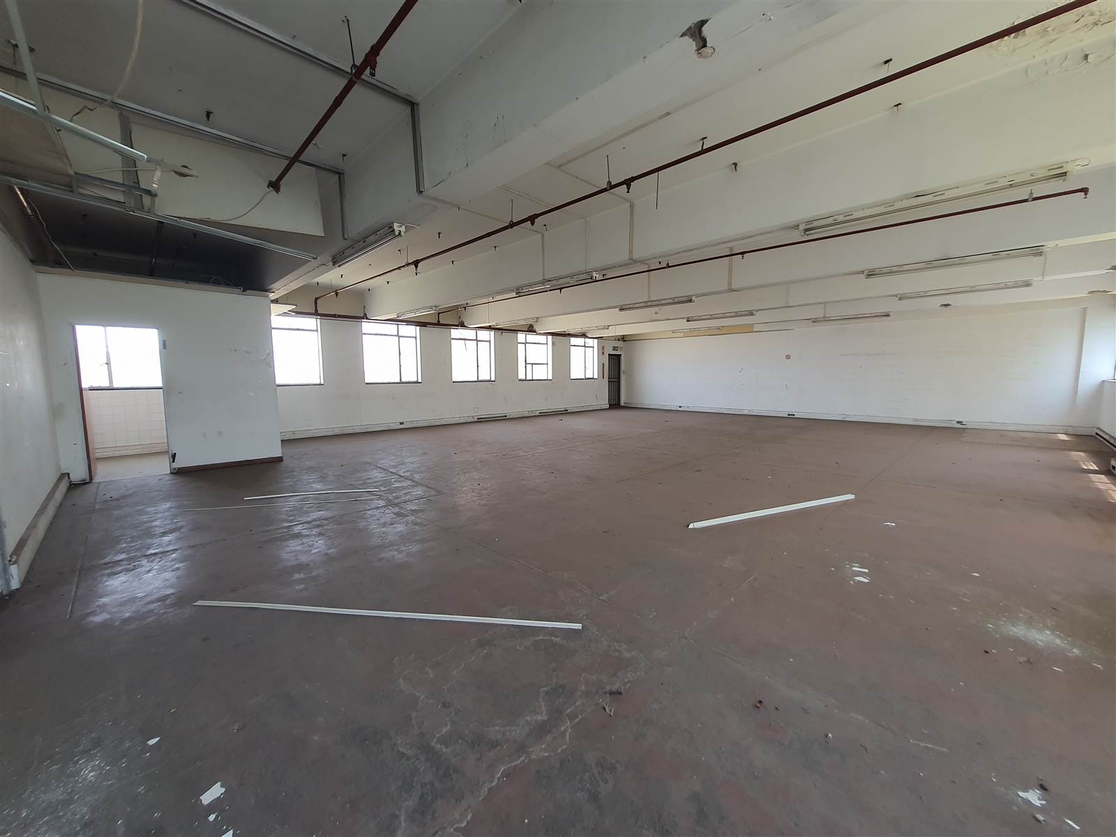 1389  m² Industrial space in Benrose photo number 12