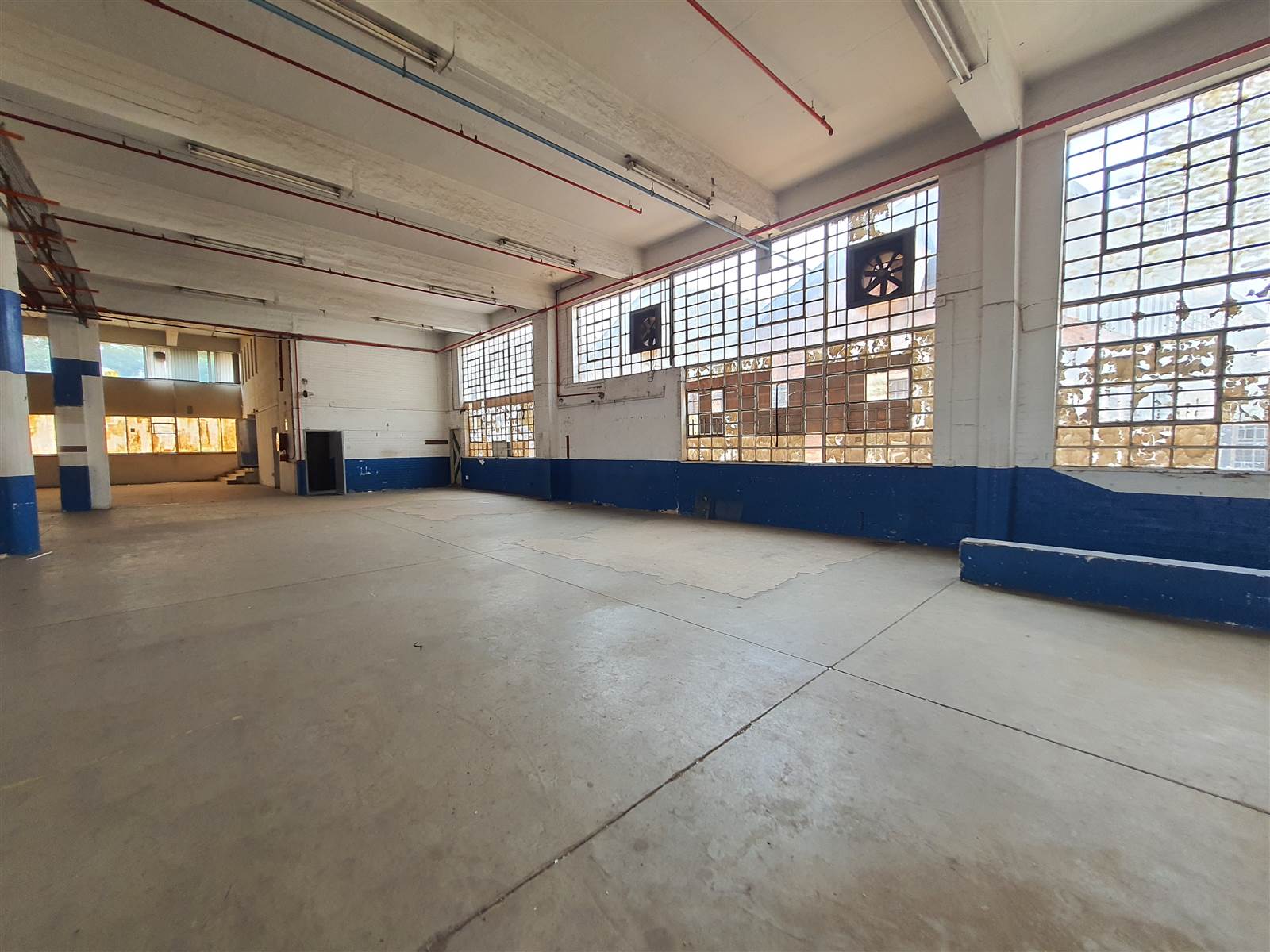 1389  m² Industrial space in Benrose photo number 5