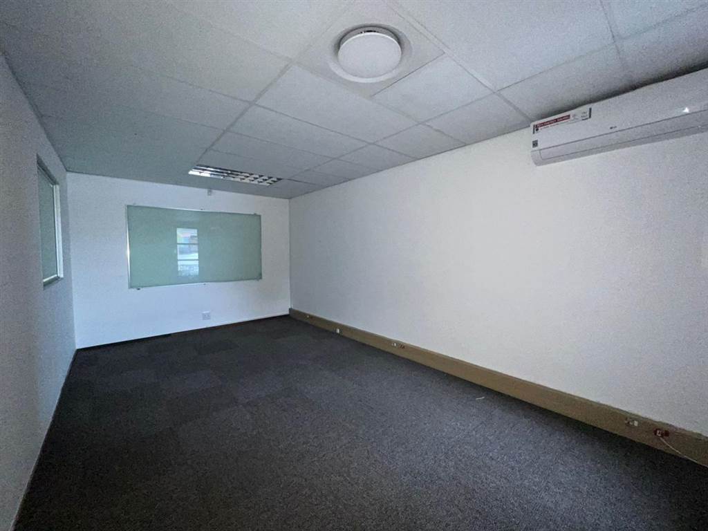 150  m² Commercial space in Aanwins photo number 17