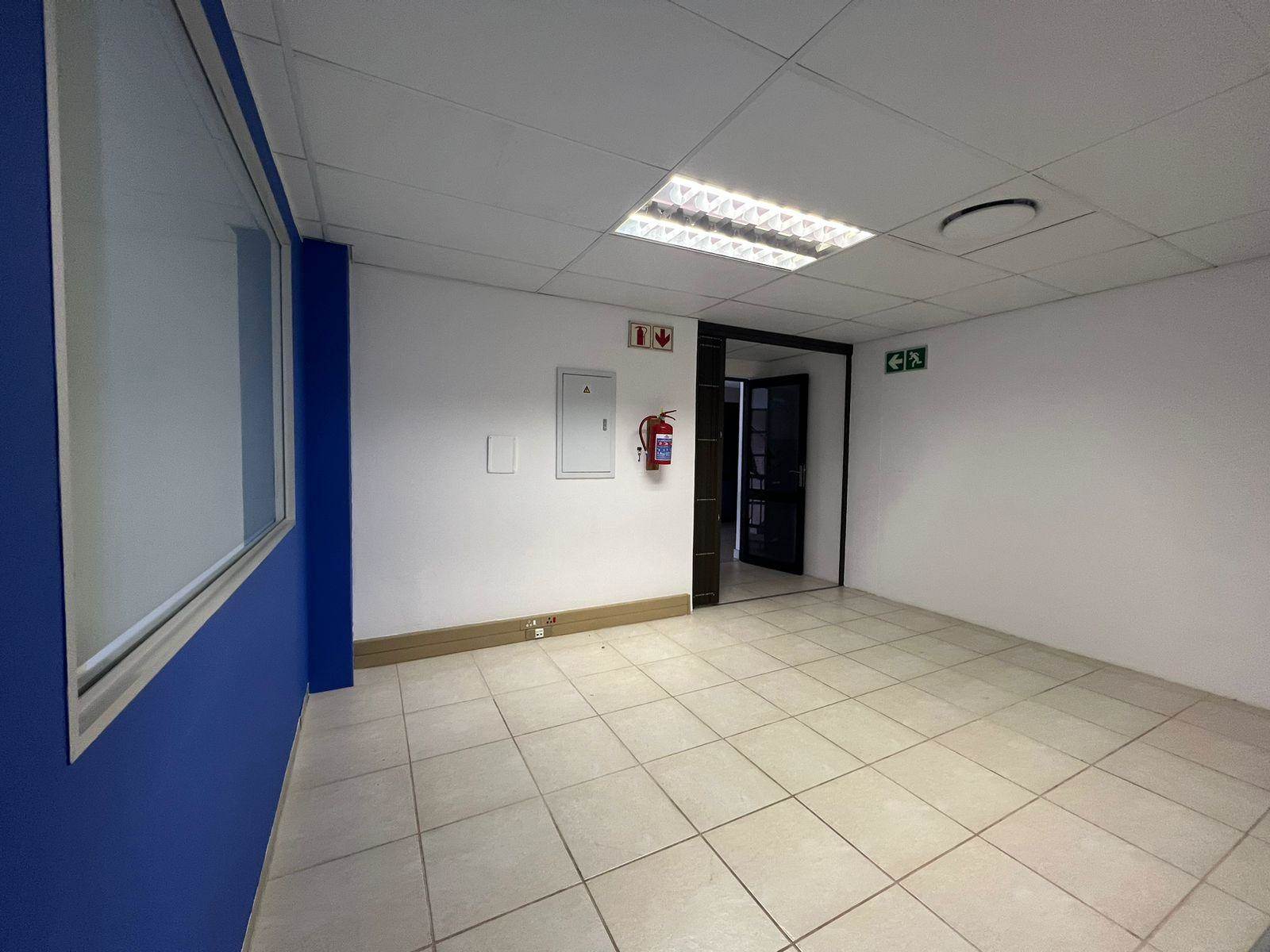 150  m² Commercial space in Aanwins photo number 11