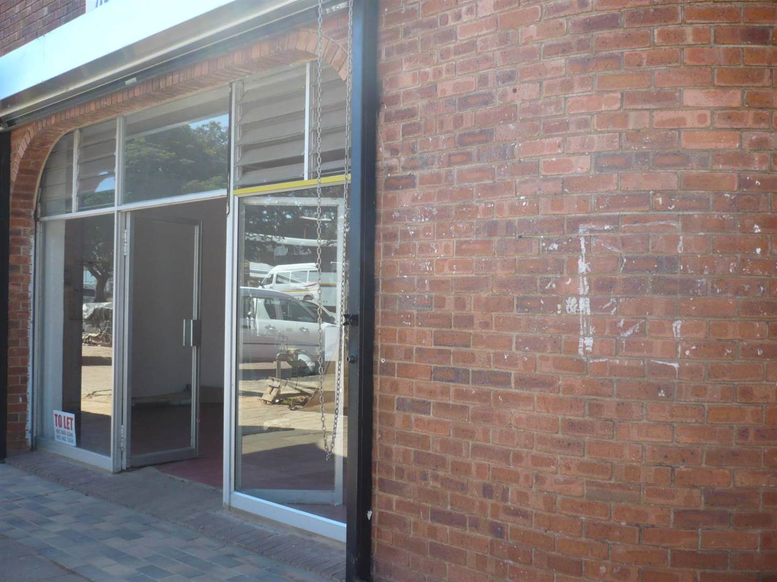 180  m² Commercial space in Kingsview photo number 1