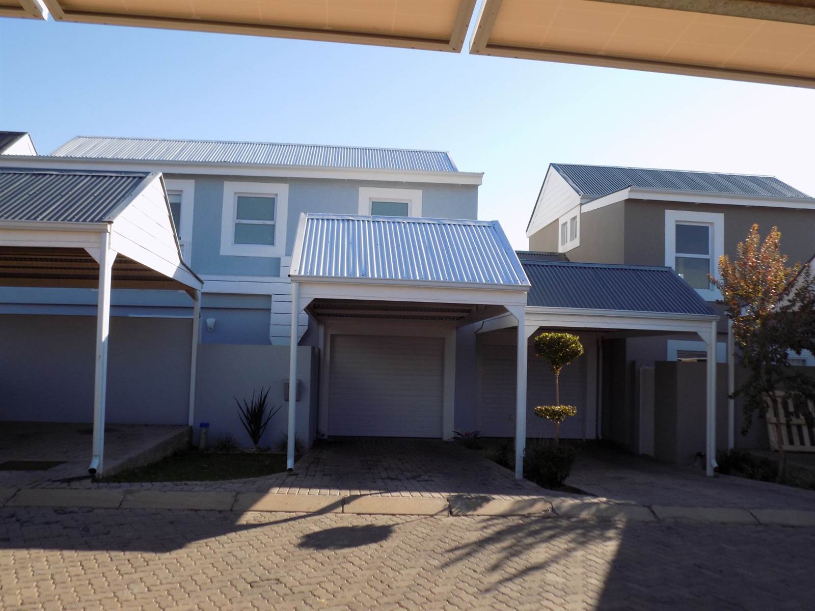 3 Bed Townhouse in Erasmus Park photo number 2