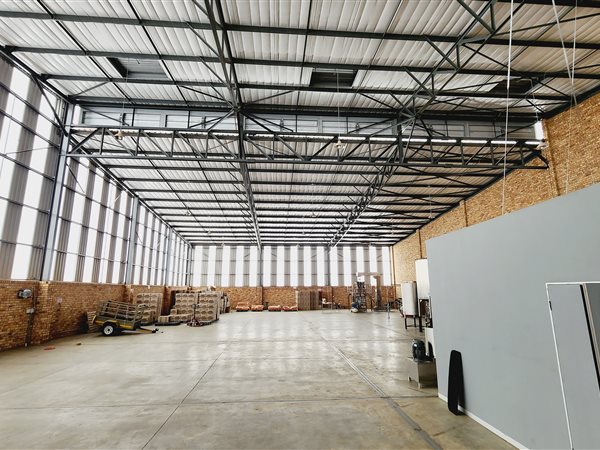 1 115  m² Industrial space