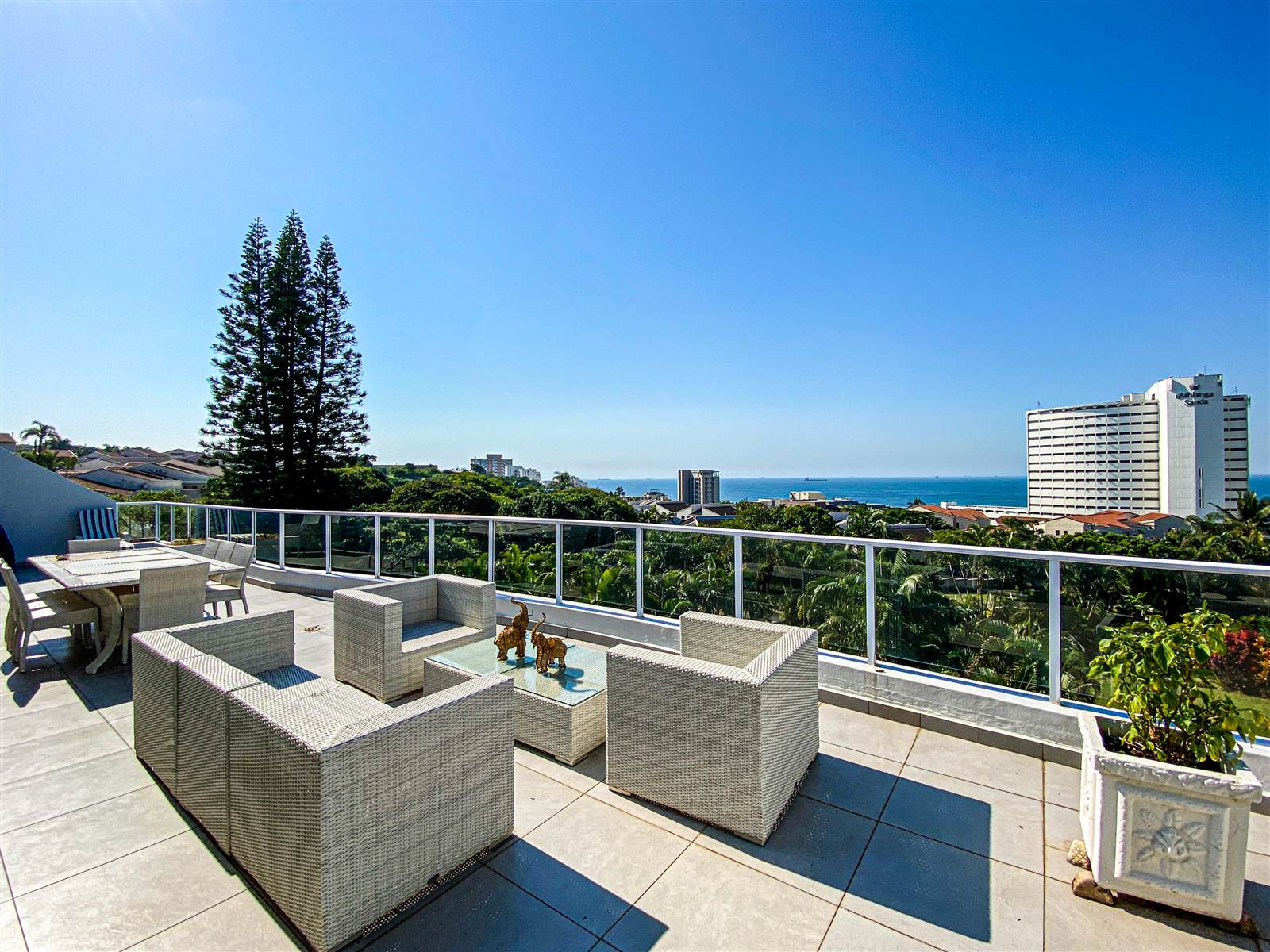 4 Bed Apartment in Umhlanga Rocks photo number 10
