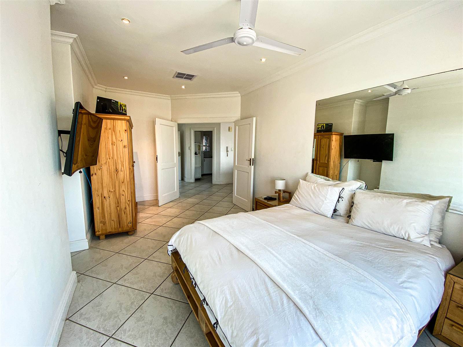 4 Bed Apartment in Umhlanga Rocks photo number 15