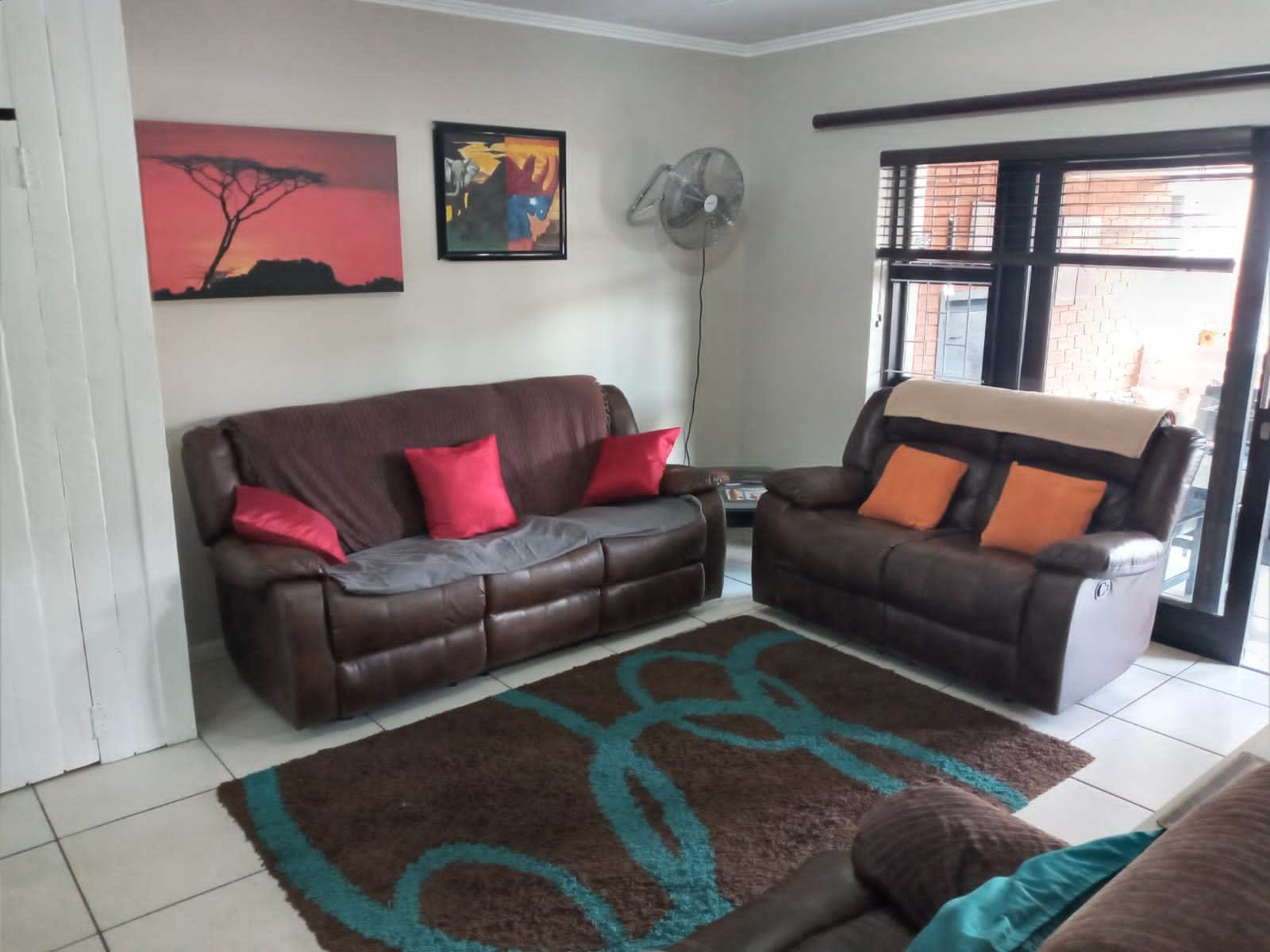 2 Bed Apartment in Greenstone Hill photo number 15