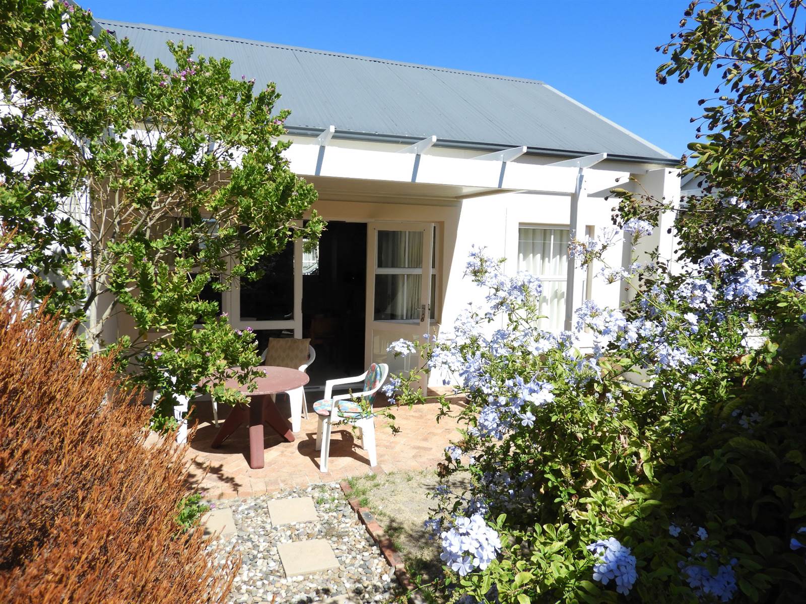2 Bed House in Schonenberg Estate photo number 15