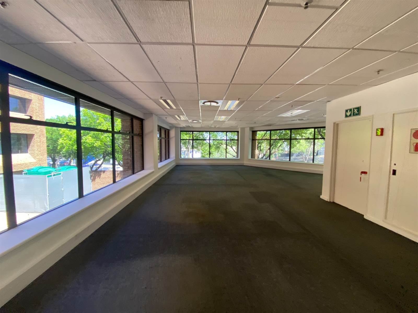 1157.6  m² Commercial space in Sandown photo number 3