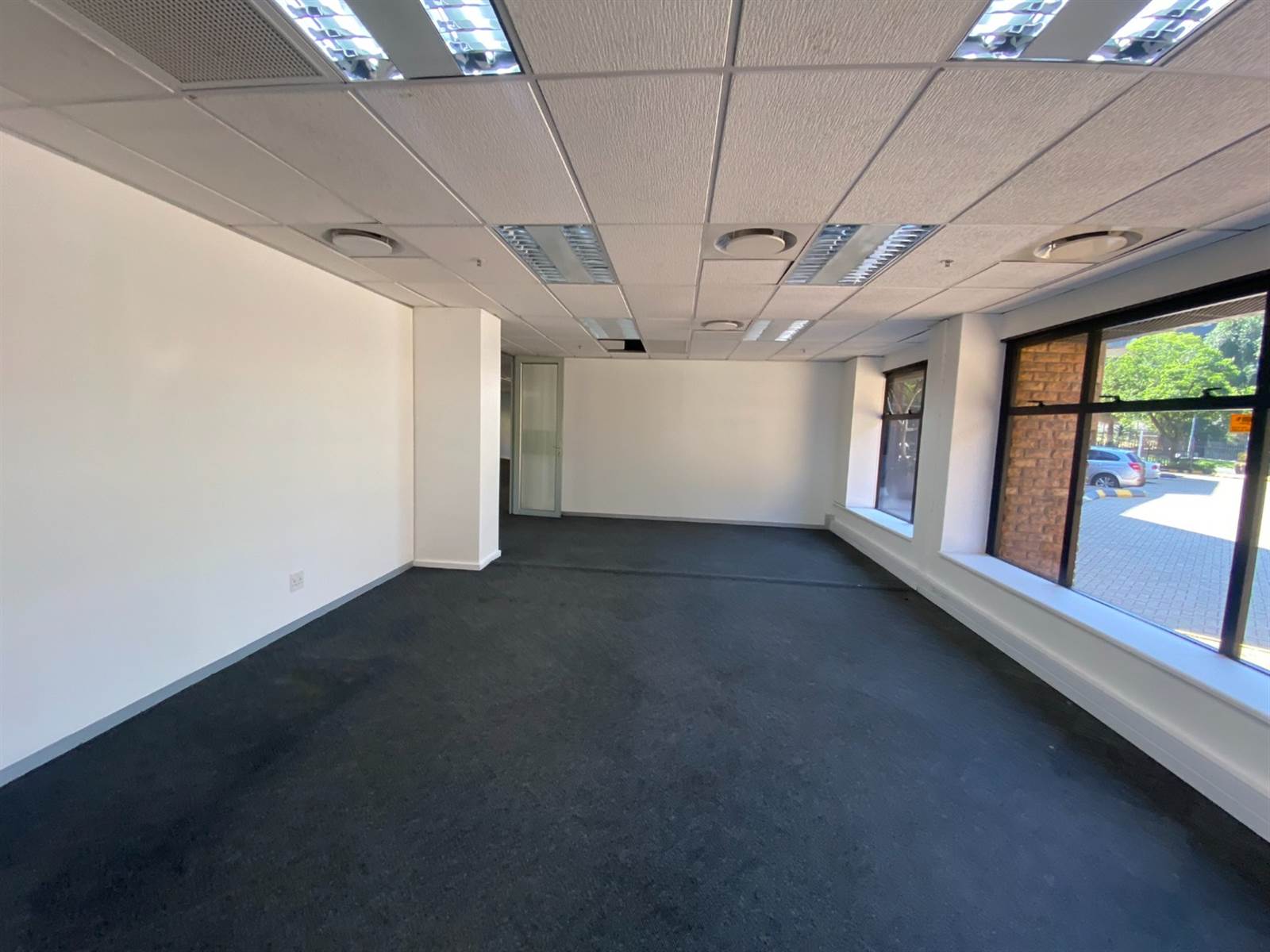 1157.6  m² Commercial space in Sandown photo number 8