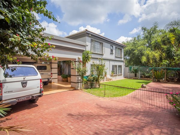 5 Bedroom House 5 Bedroom House