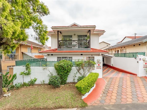 4 Bedroom House 4 Bedroom House