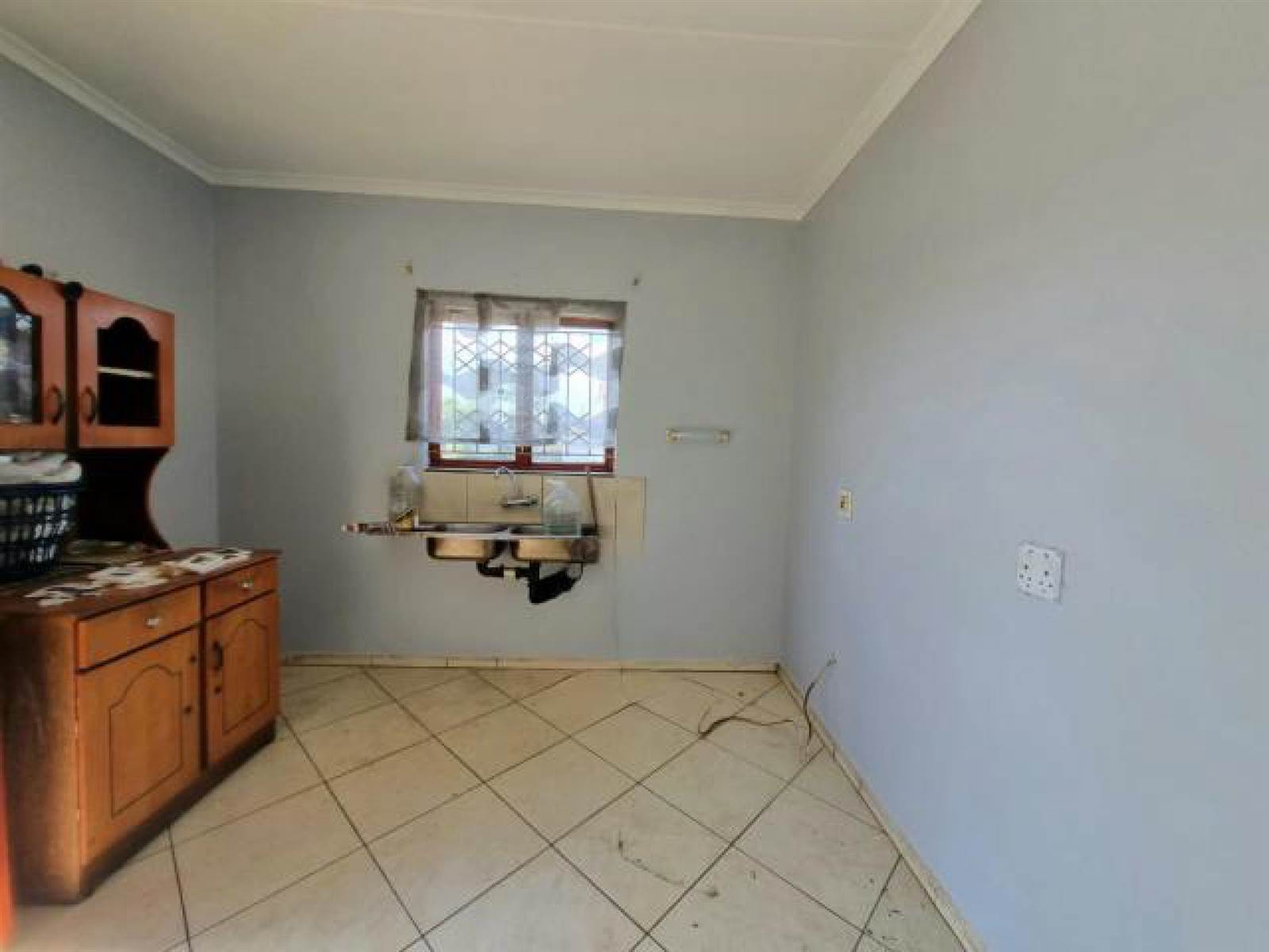 3 Bed House in Phoenix photo number 5