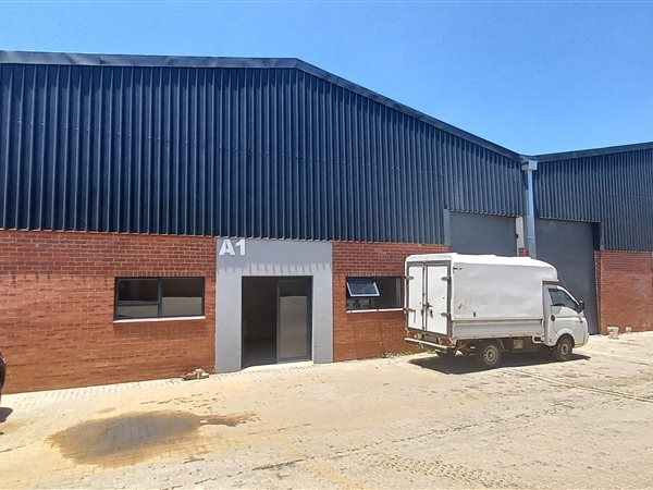 718  m² Industrial space