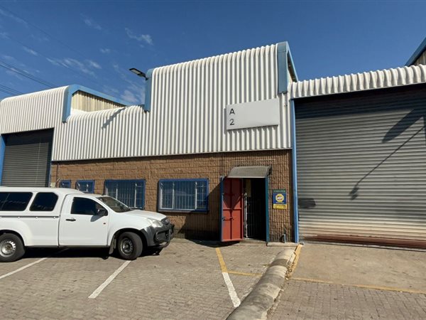 415 m² Industrial space 415 m² Industrial space
