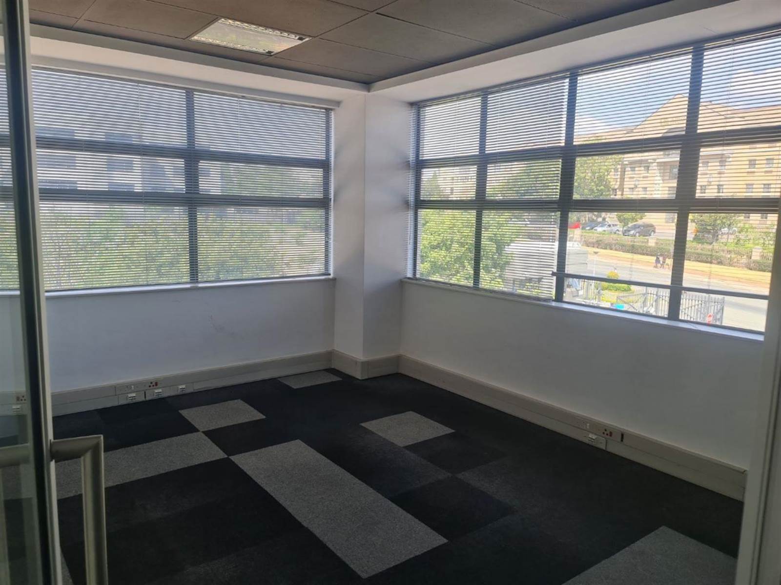 753  m² Commercial space in Sunninghill photo number 18