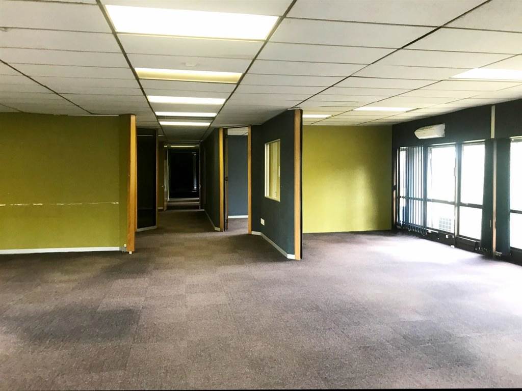 561  m² Office Space in Bedfordview photo number 10
