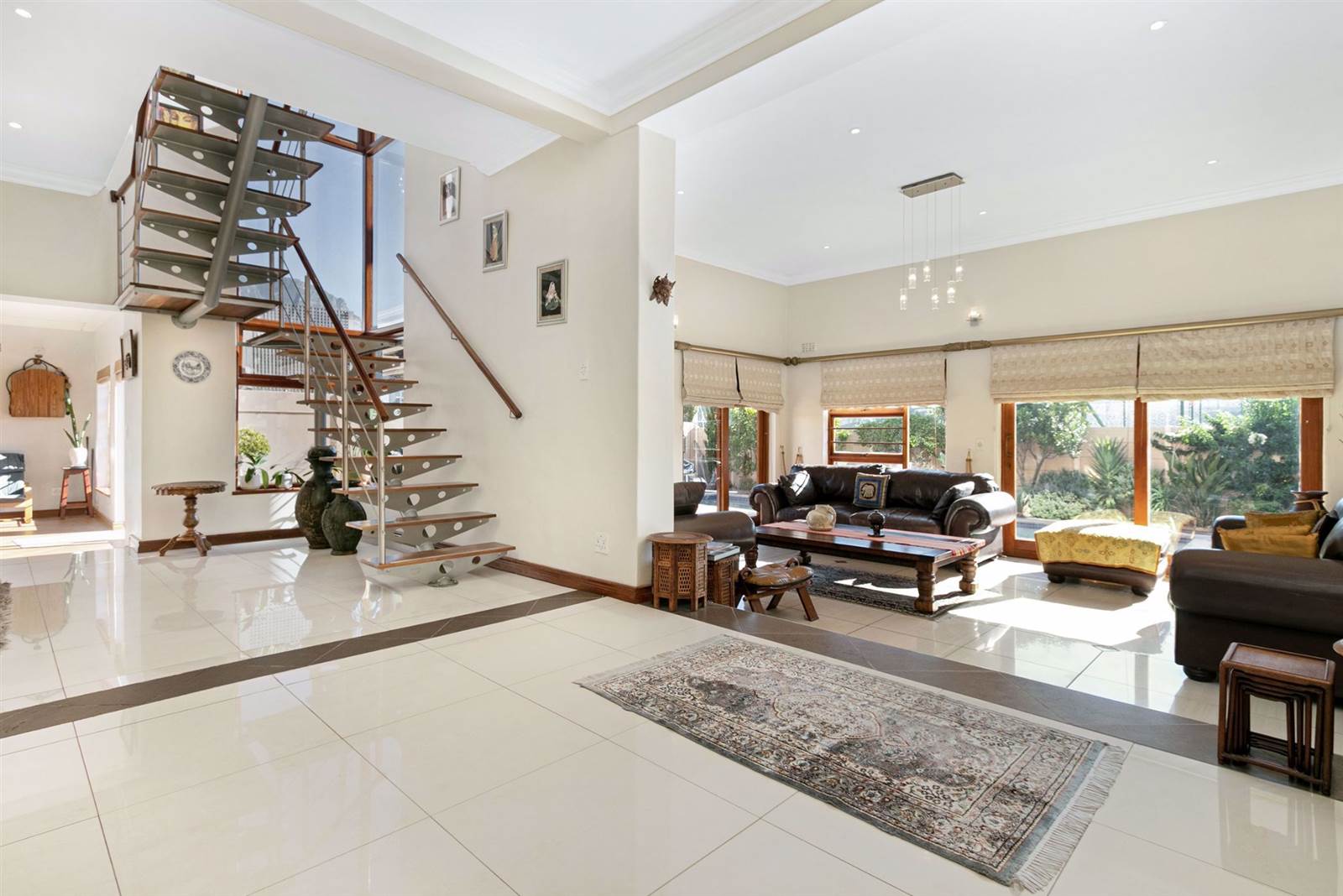6 Bed House in Wynberg Upper photo number 9