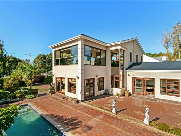 6 Bed House in Wynberg Upper