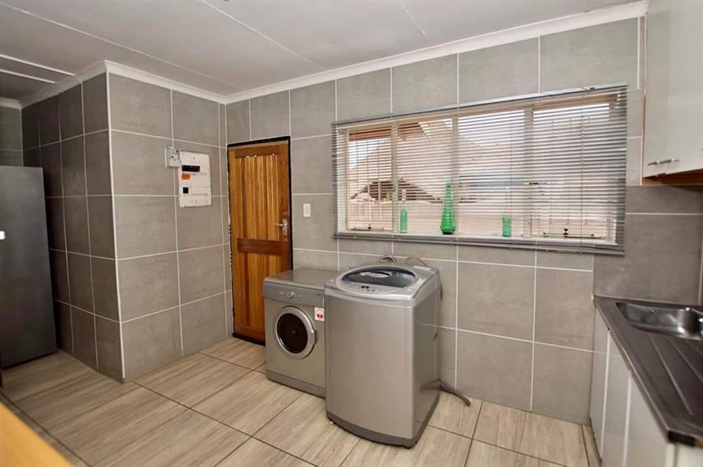 3 Bed House in Randlespark photo number 6