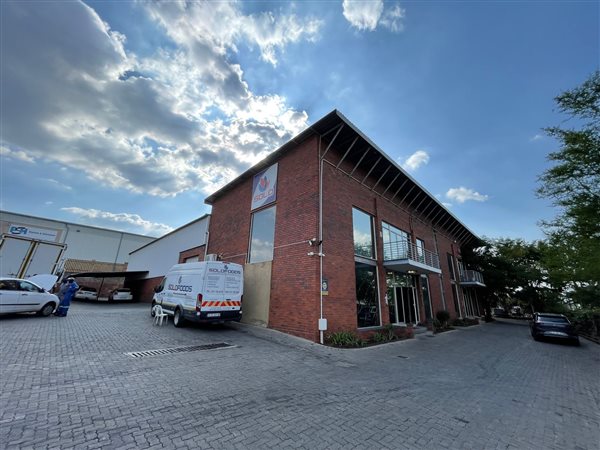 675  m² Industrial space