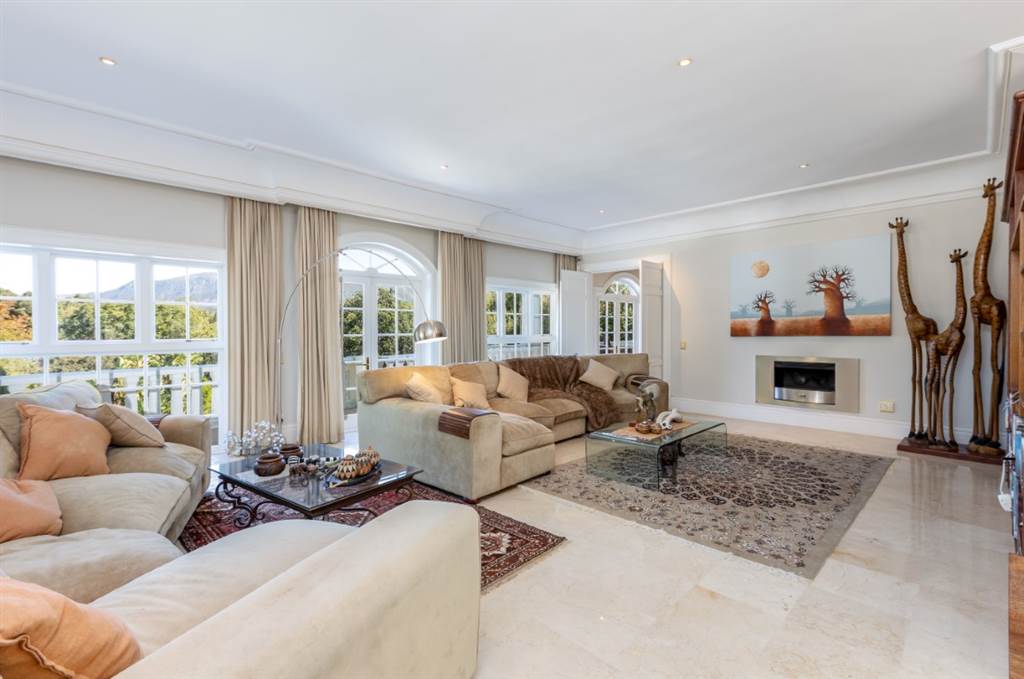 5 Bed House in Constantia photo number 12