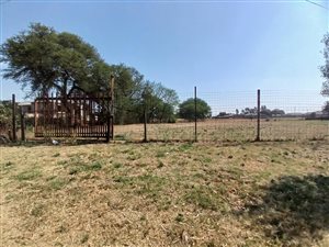 1000 m² Land available in Riversdale