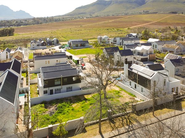 557 m² Land 557 m² Land