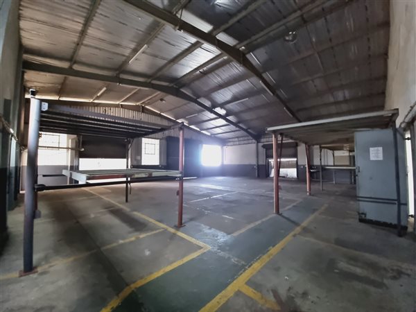 358  m² Industrial space