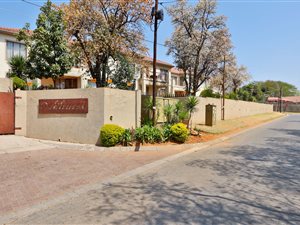 3 Bed Townhouse in Whitney Gardens