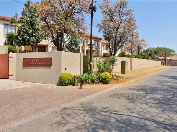 3 Bed Townhouse in Whitney Gardens