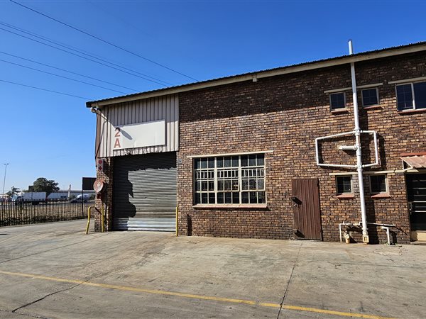 218  m² Industrial space